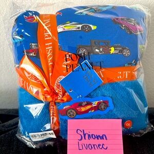 Posh peanut x Hot wheels luxe plush patoo